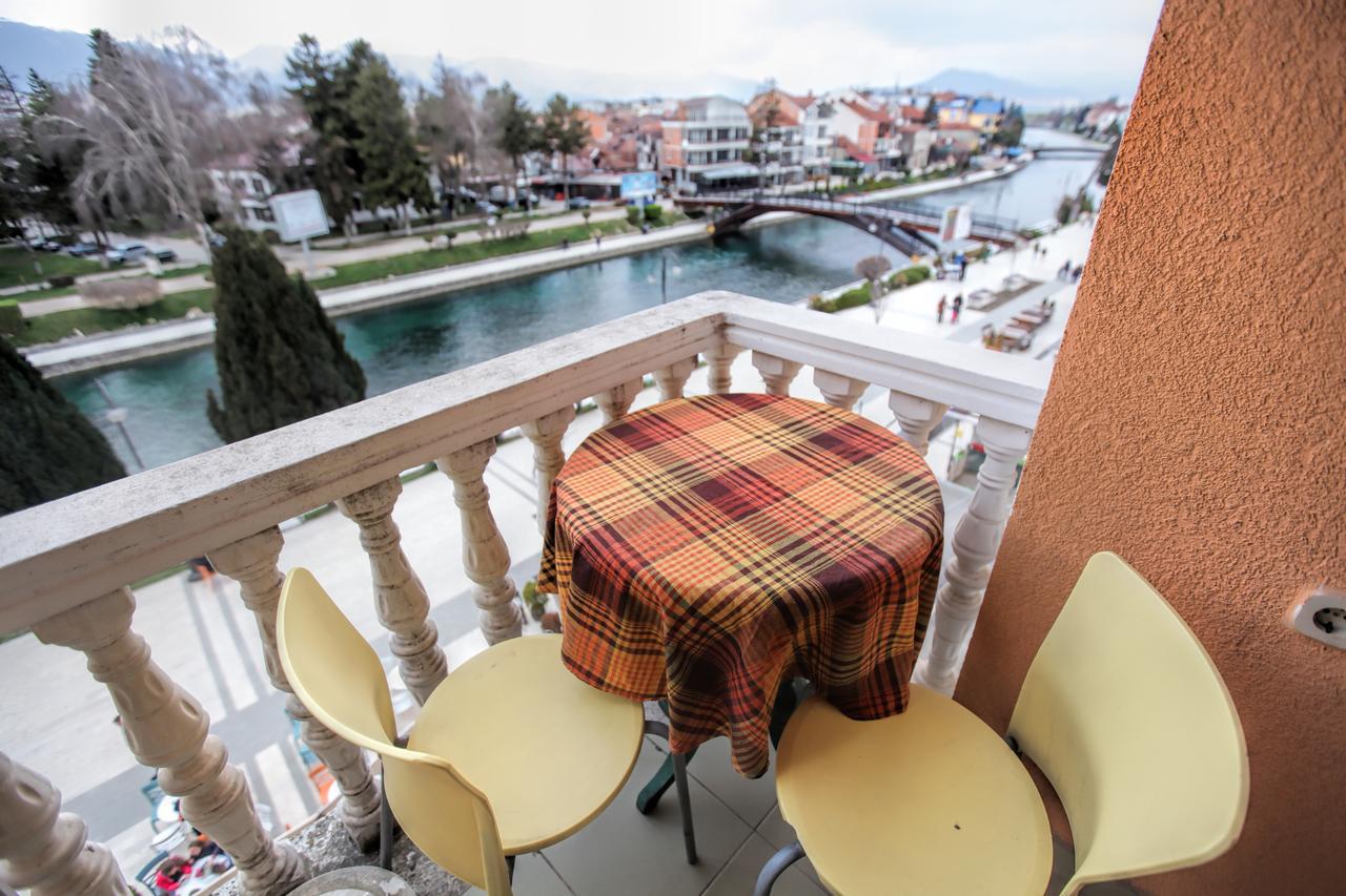 Art Theatre Caffe Hotel Struga Exterior photo