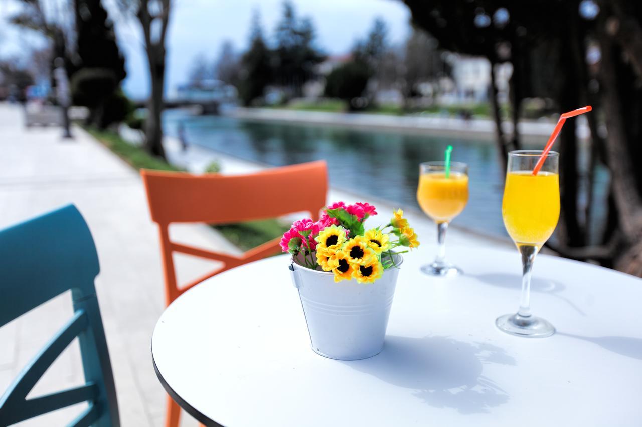 Art Theatre Caffe Hotel Struga Exterior photo